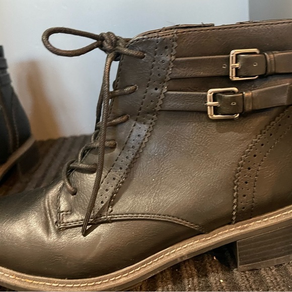 Women’s Cliffs boots size 8 1/2 medium - Picture 6 of 13